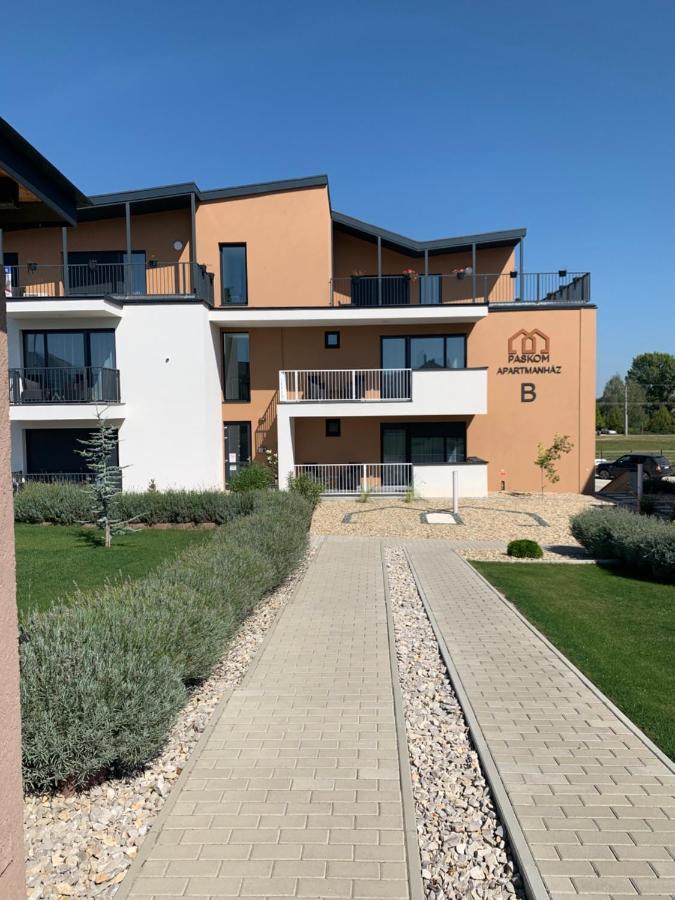 Paskom Apartmanhaz Nyergesujfalu Экстерьер фото